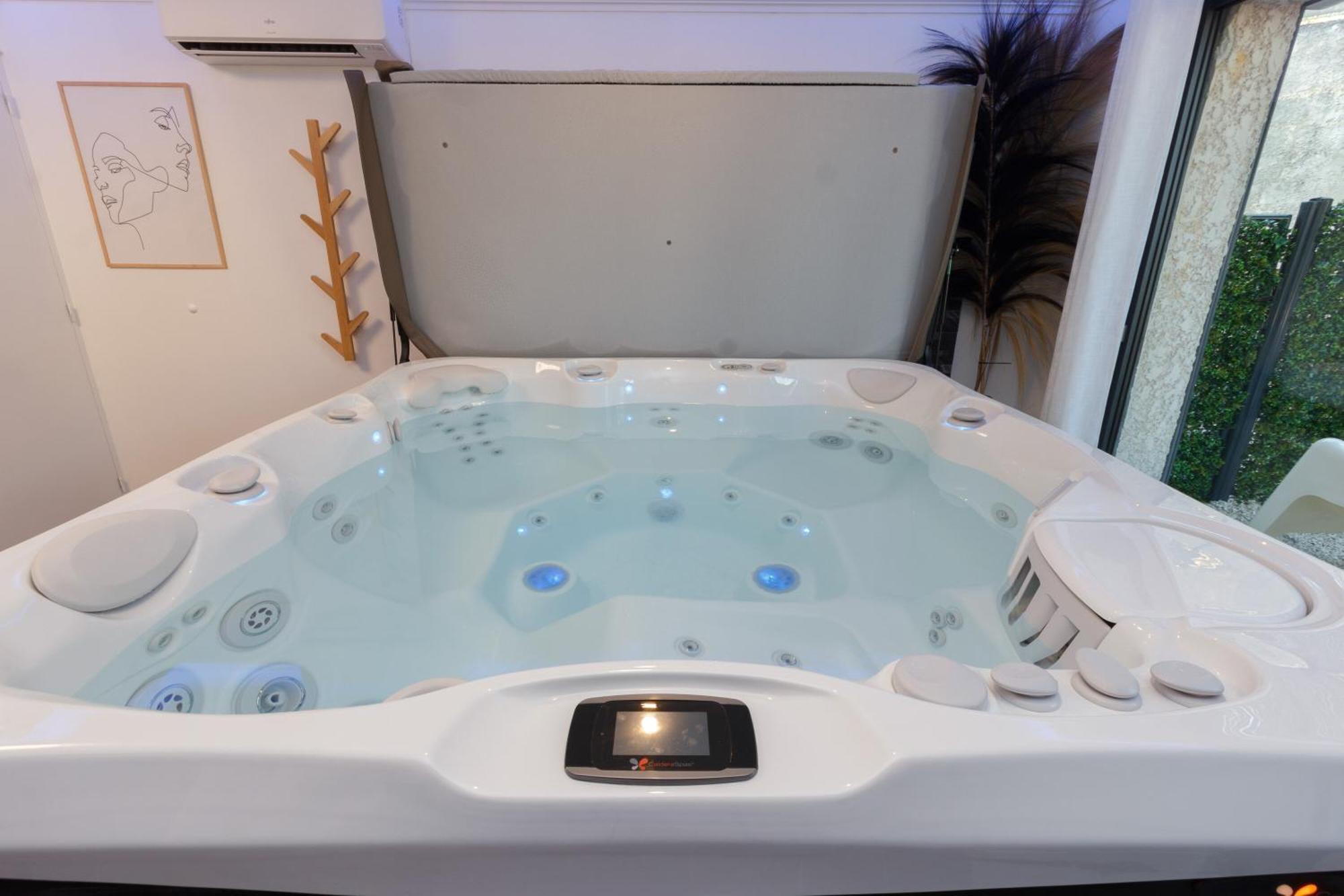 Casa Amor & Spa, Appartement Suite Jacuzzi & Piscine Chauffee Montfort-sur-Argens Kültér fotó